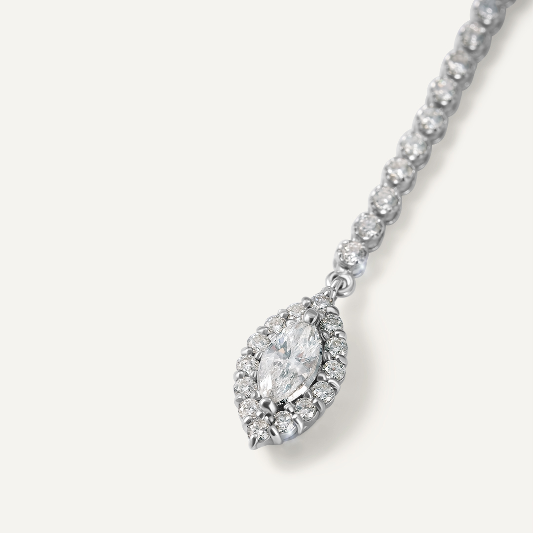 Колье из белого золота с бриллиантами