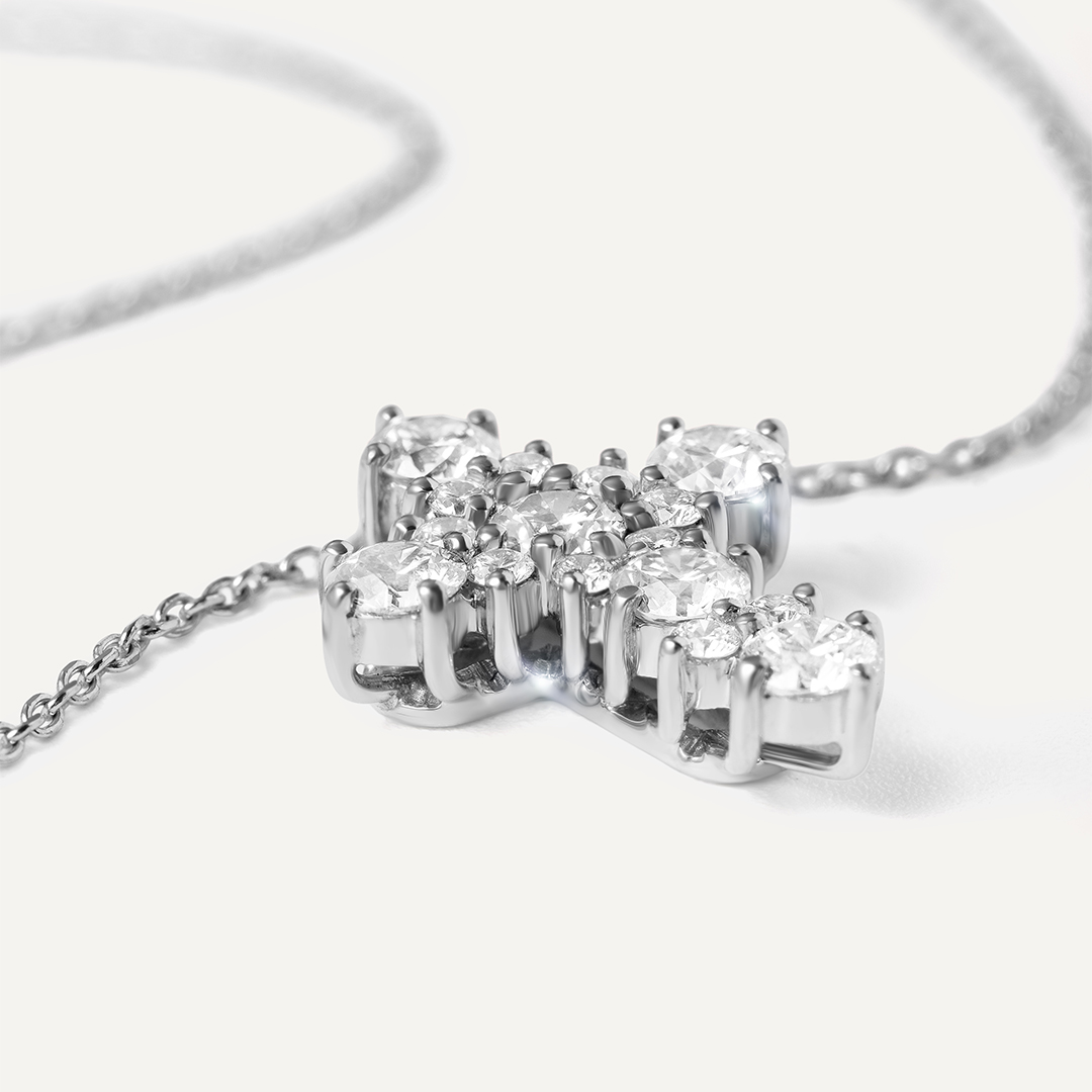 Колье из белого золота с бриллиантами "Крест"