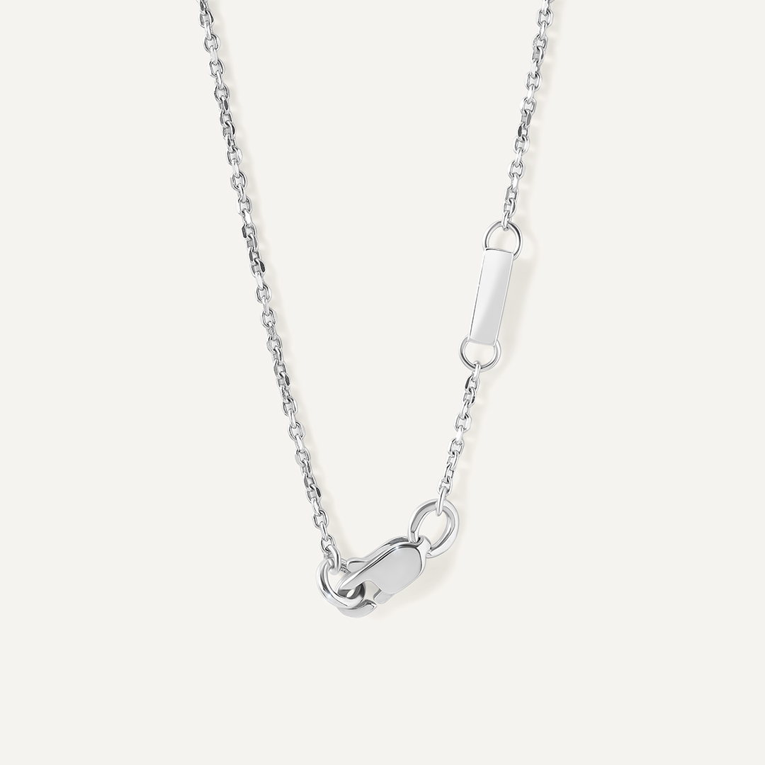 Колье из белого золота с сапфирами