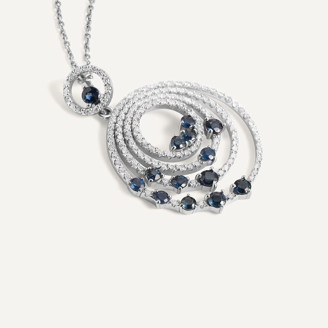 Колье из белого золота с сапфирами