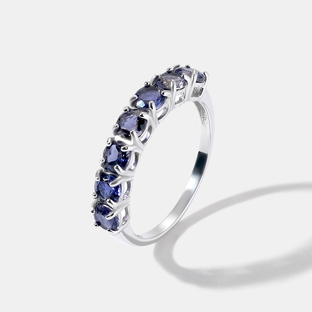 Серебряное кольцо с иолитами