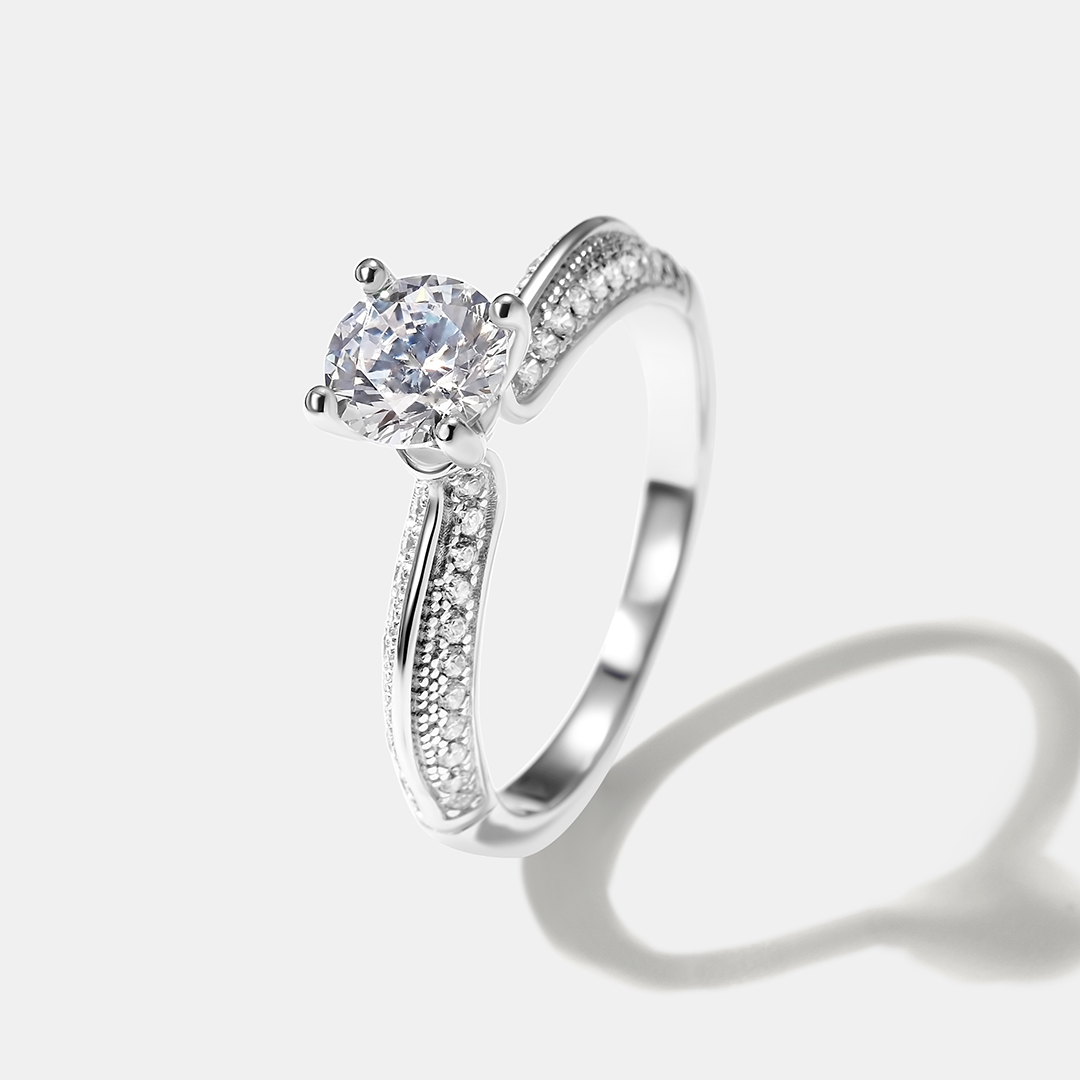 Серебряное кольцо с кубическим цирконием