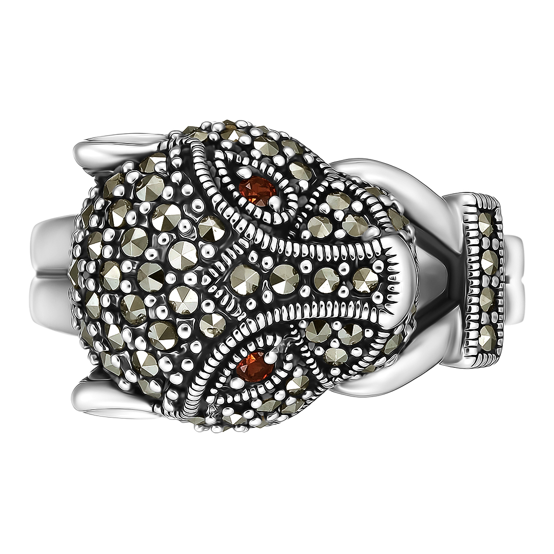Серебряное кольцо 925 пробы; оксидирование; вставки 2 Гранат; 65 Марказит;
