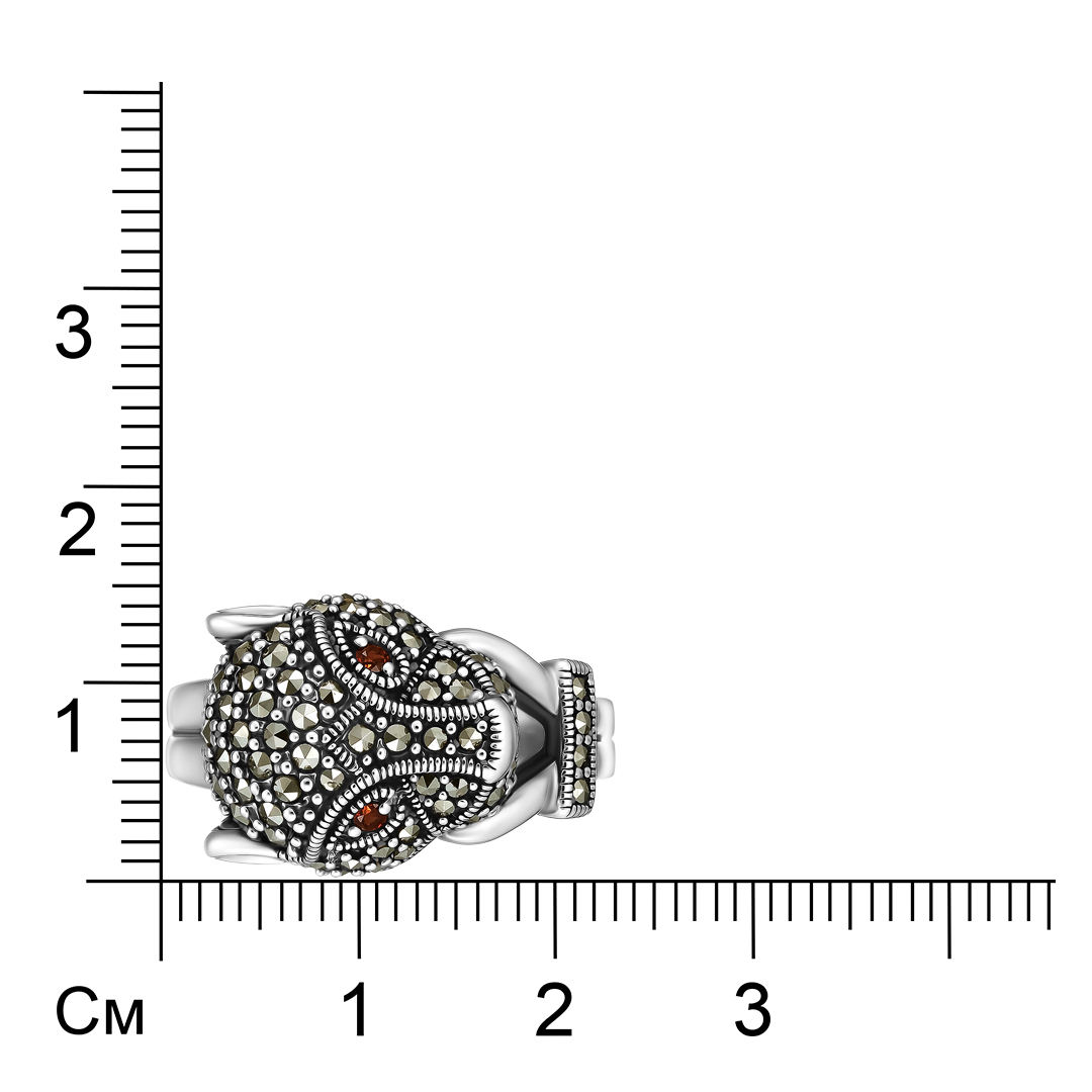 Серебряное кольцо 925 пробы; оксидирование; вставки 2 Гранат; 65 Марказит;