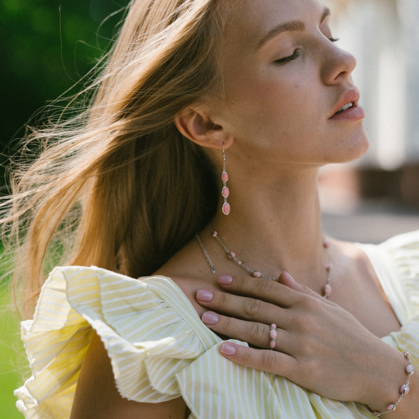 Серебряное колье с кораллами