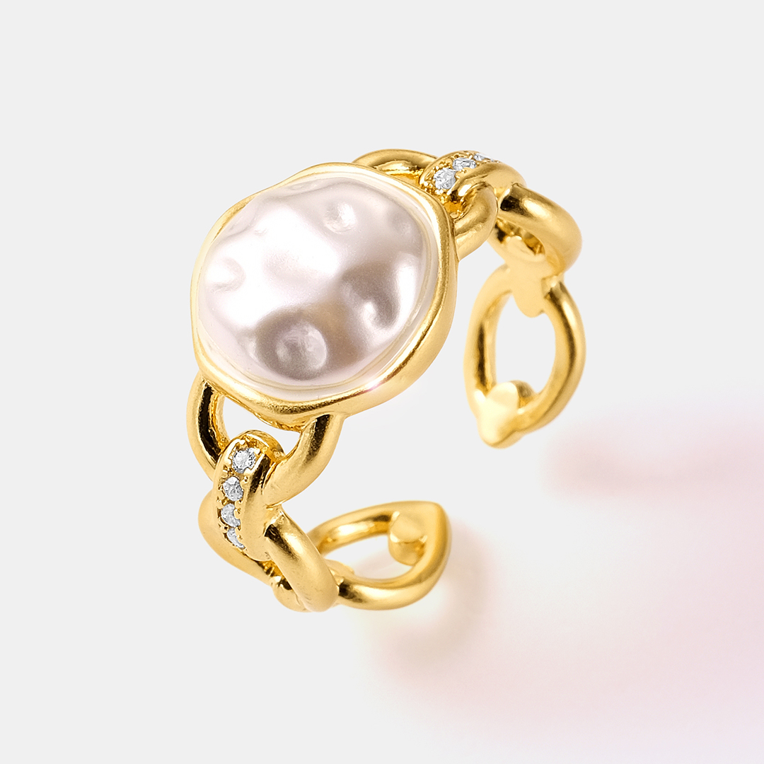 Бижутерное незамкнутое кольцо с жемчугом