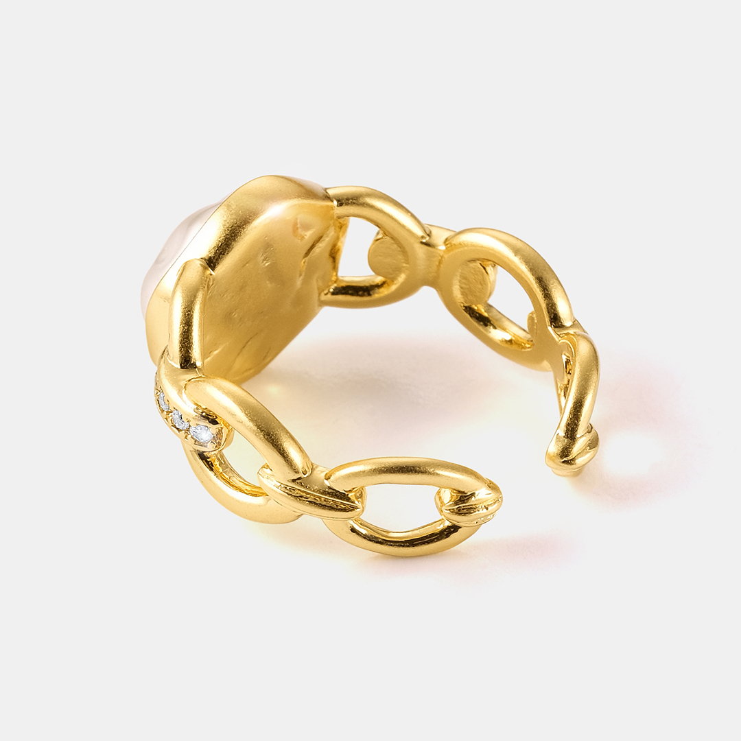 Бижутерное незамкнутое кольцо с жемчугом