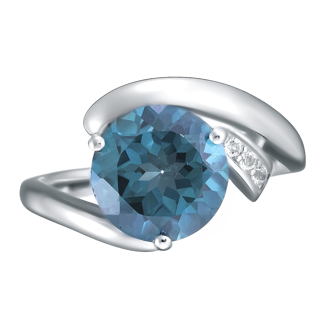 Серебряное кольцо 925 пробы; вставки 1 Топаз 4,26ct; 3 Топаз белый 0,04ct;