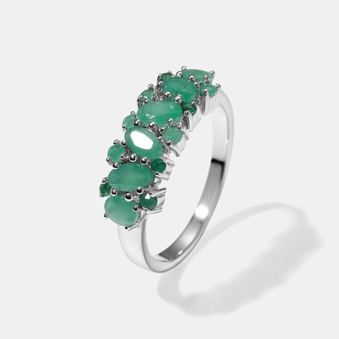 Серебряное кольцо с изумрудами