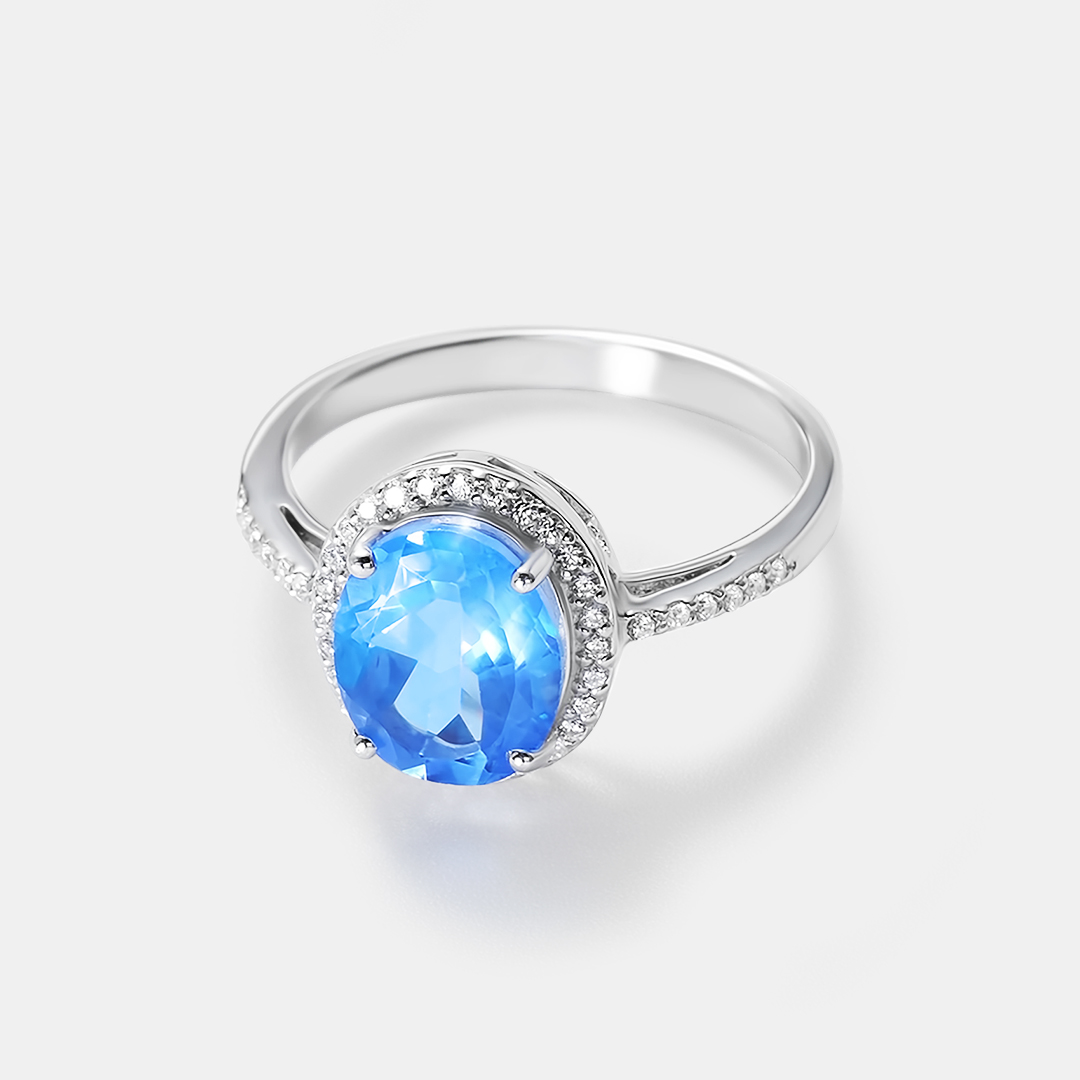Серебряное кольцо 925 пробы; вставки 1 Топаз 4,25ct; 40 Куб. Цирконий бесцв. 0,4ct;