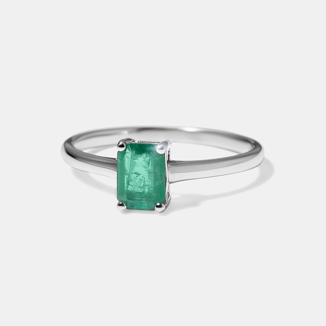 Серебряное кольцо с изумрудом