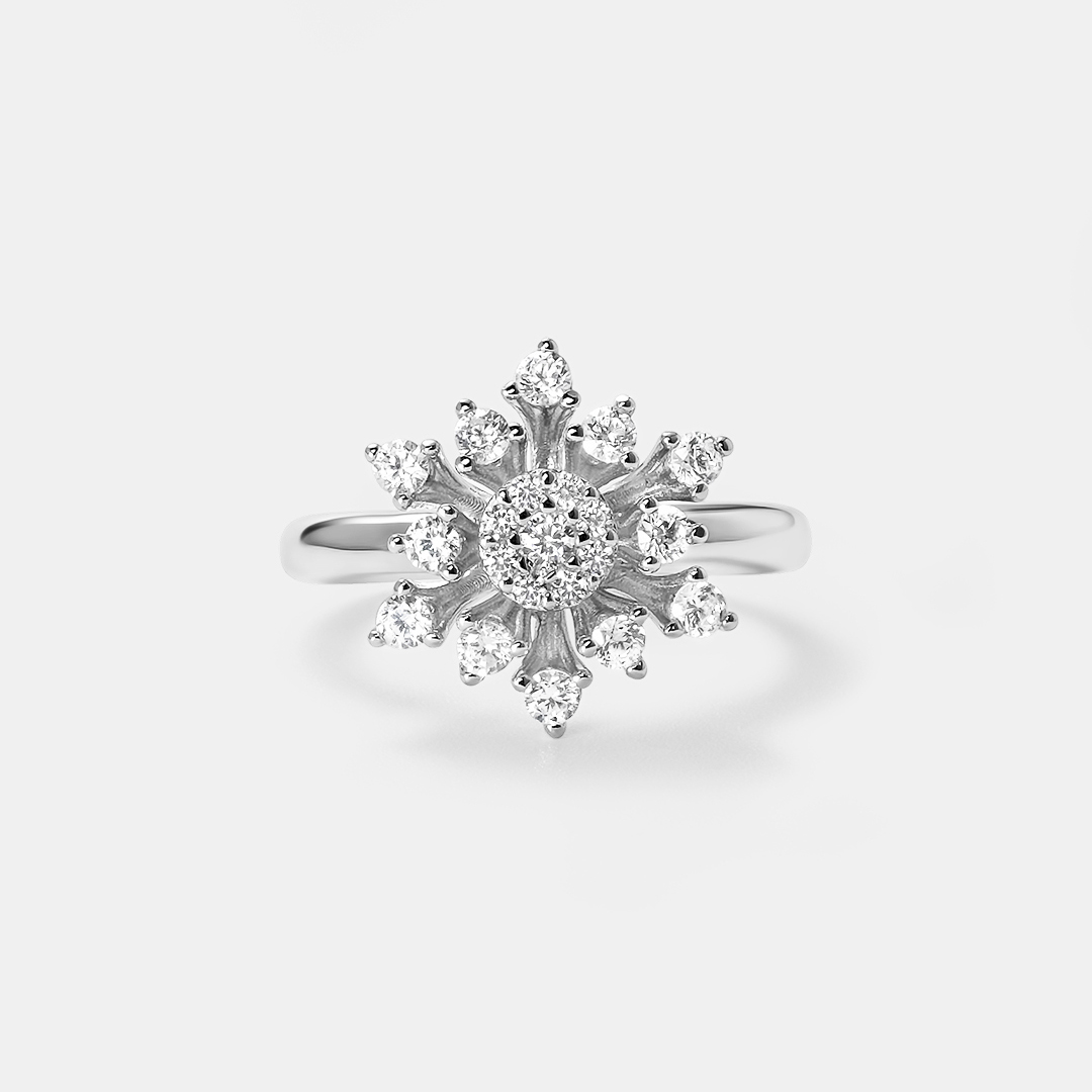 Серебряное кольцо 925 пробы; вставки 21 Куб. Цирконий бесцв.;
