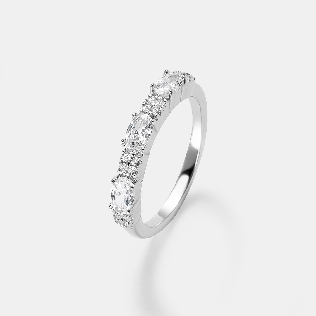 Серебряное кольцо с кубическим цирконием