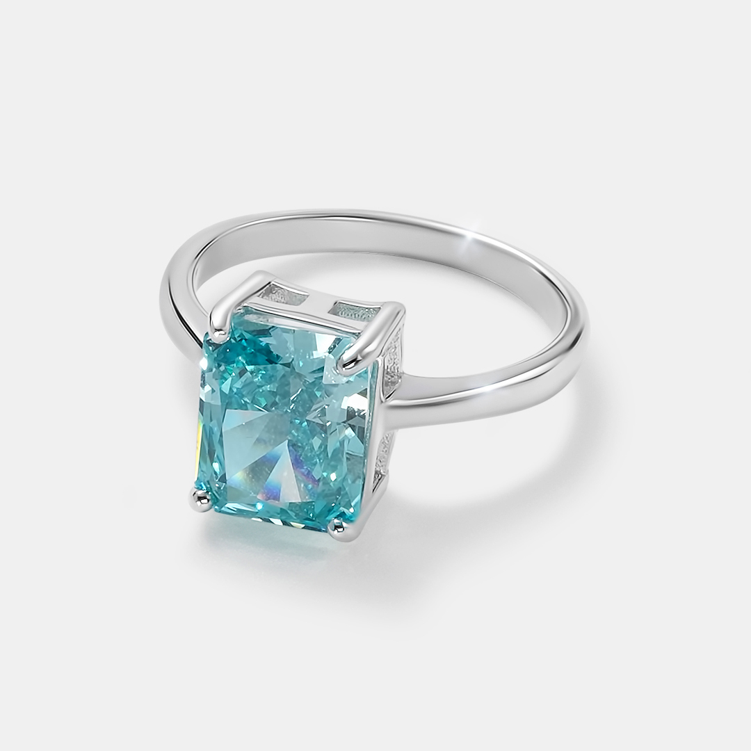 Серебряное кольцо с кубическим цирконием