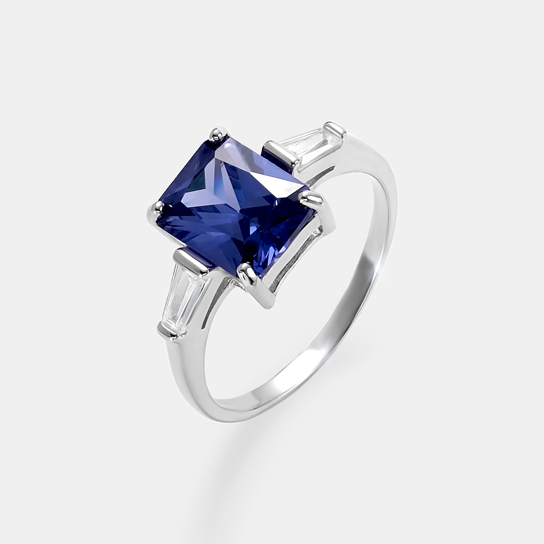 Серебряное кольцо 925 пробы; вставки 3 Куб. Цирконий цв.;