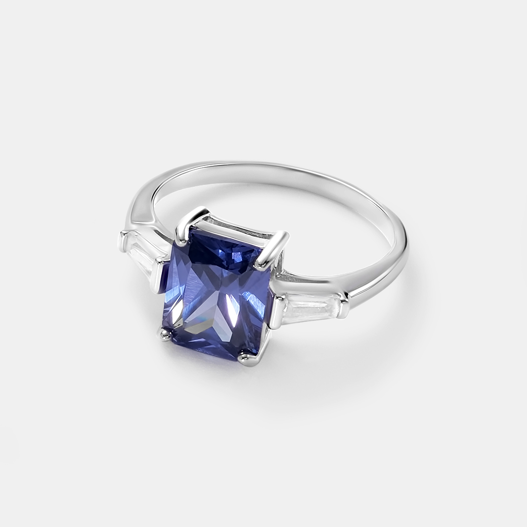 Серебряное кольцо 925 пробы; вставки 3 Куб. Цирконий цв.;
