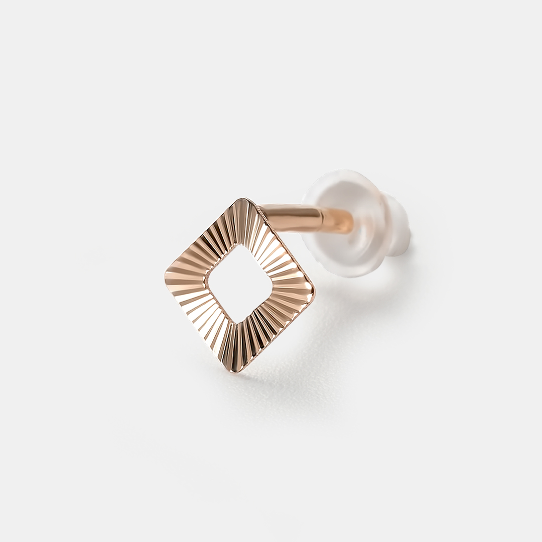 Серьга из золота