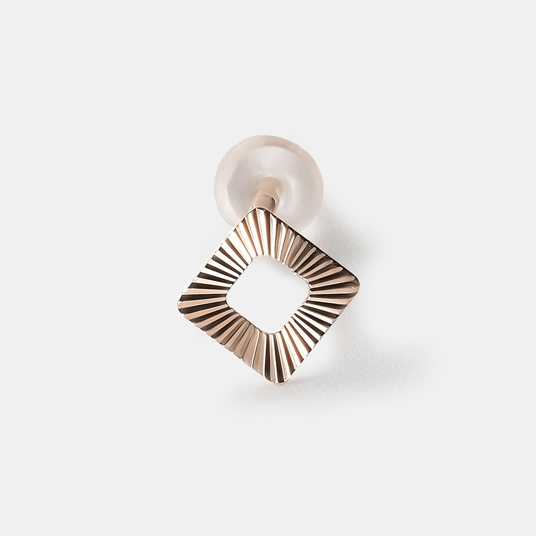 Серьга из золота