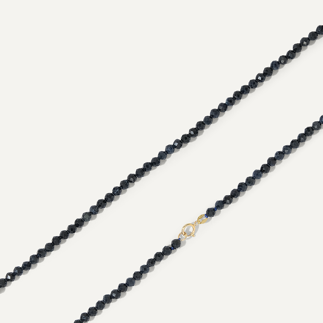 Бусы из сапфира