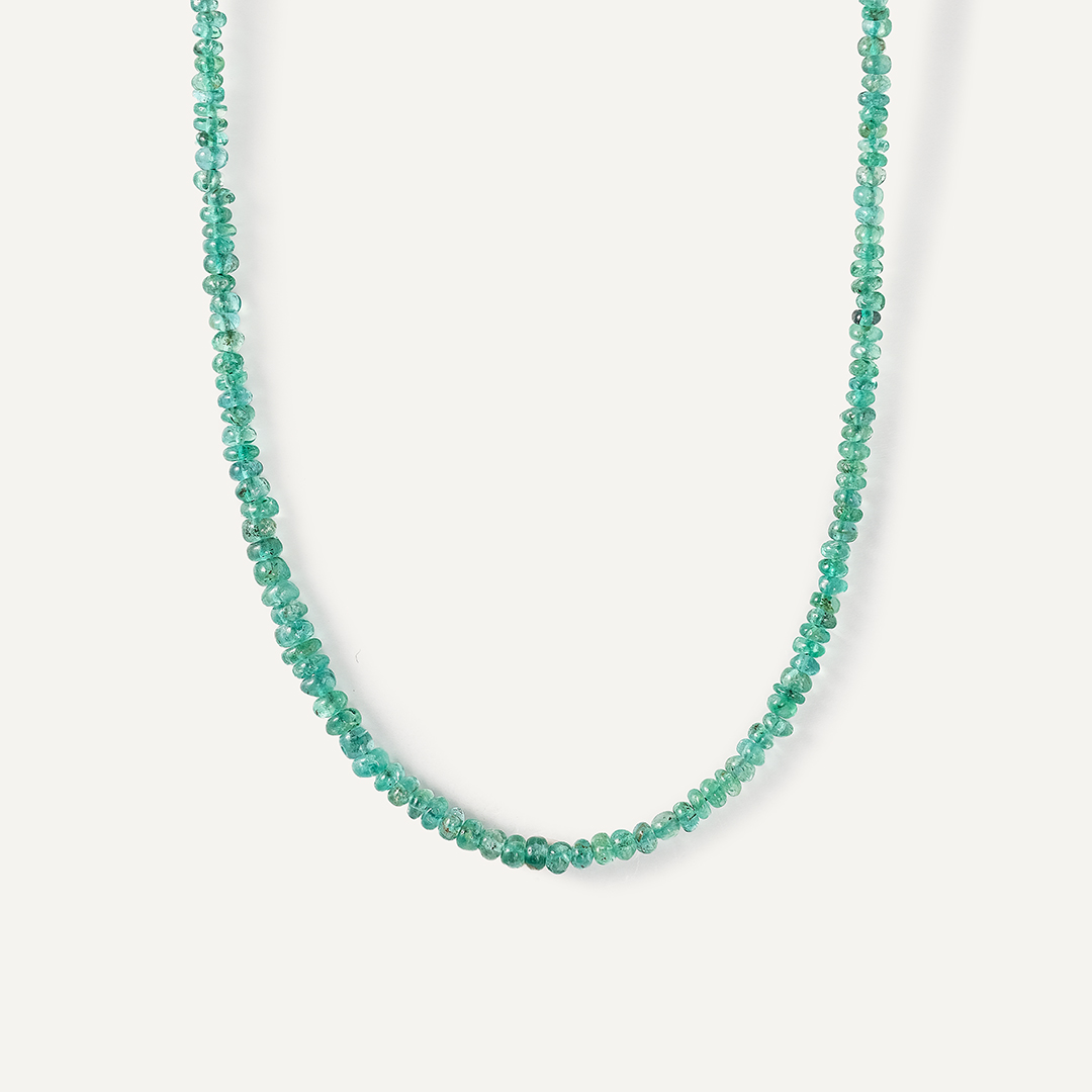 Бусы из изумруда