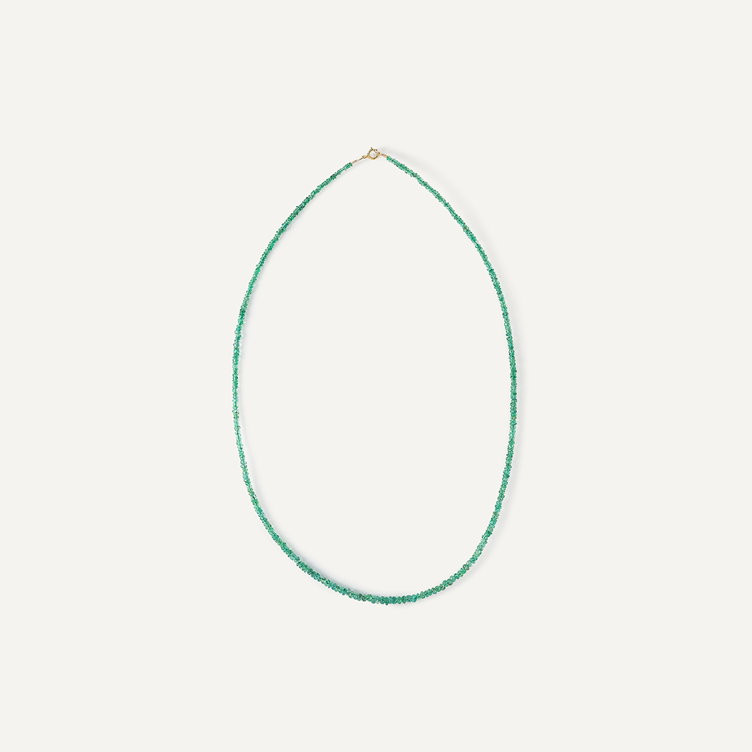 Бусы из изумруда