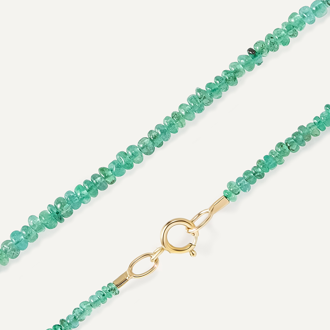 Бусы из изумруда