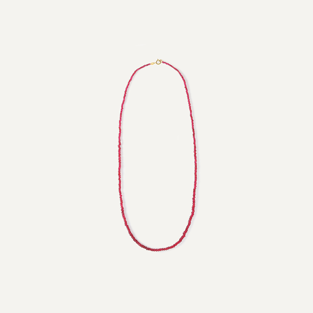 Бусы из рубина