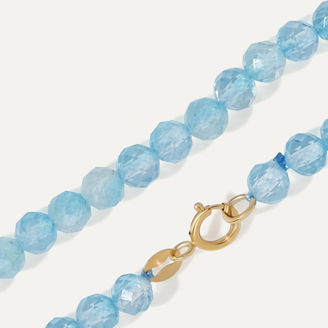 Бусы из топаза