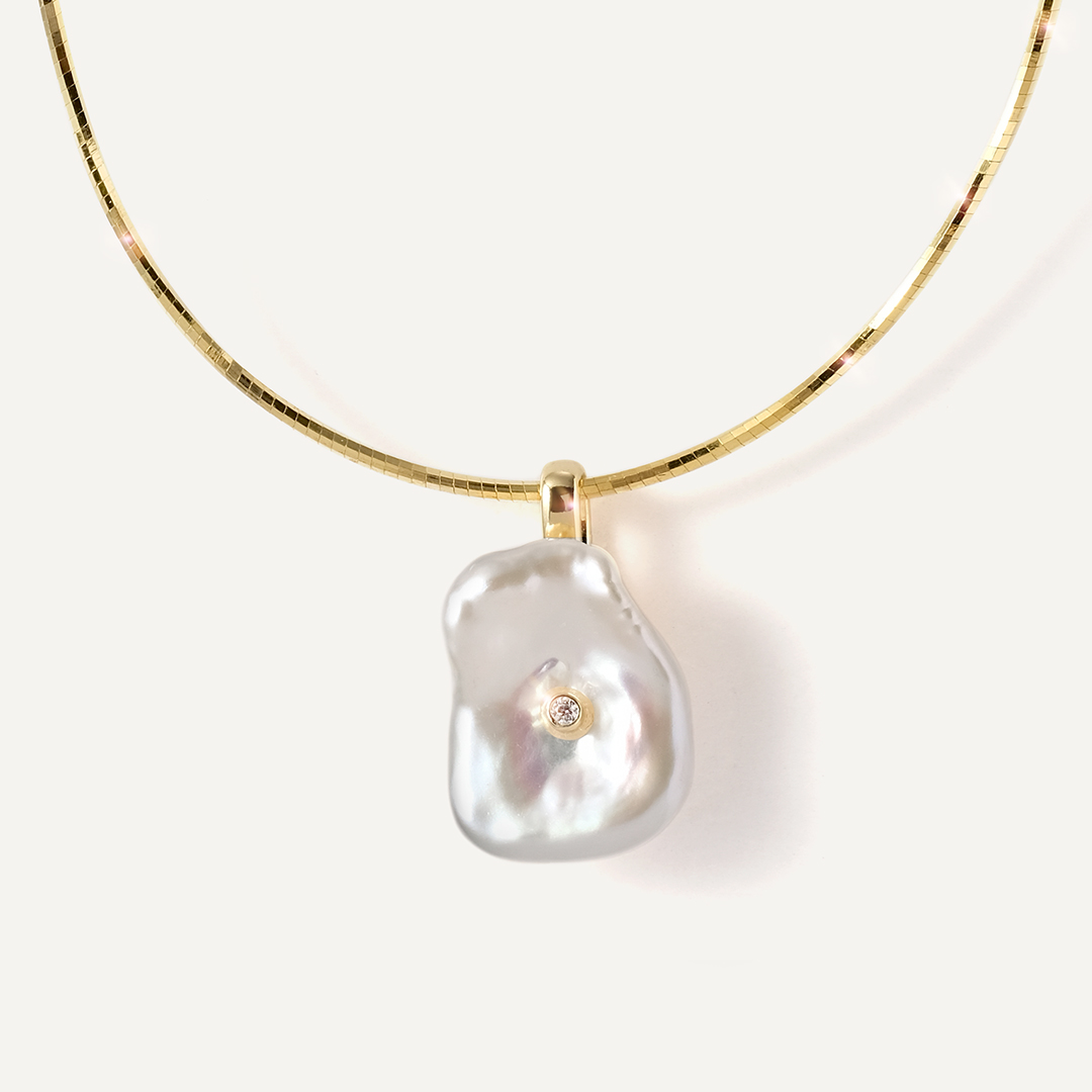 Серебряная подвеска с жемчугом на цепи