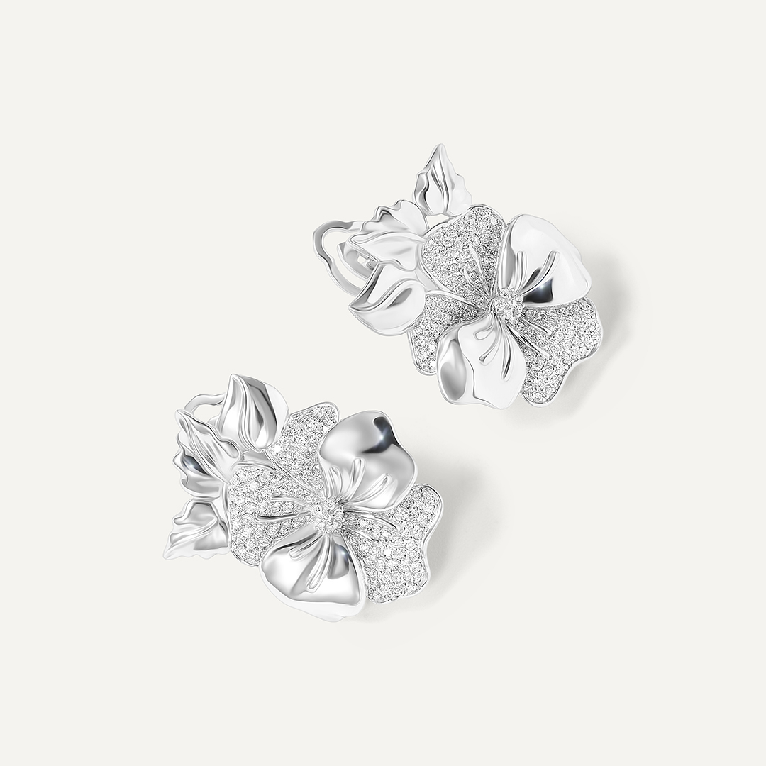 Серьги из белого золота с бриллиантами "Цветы"