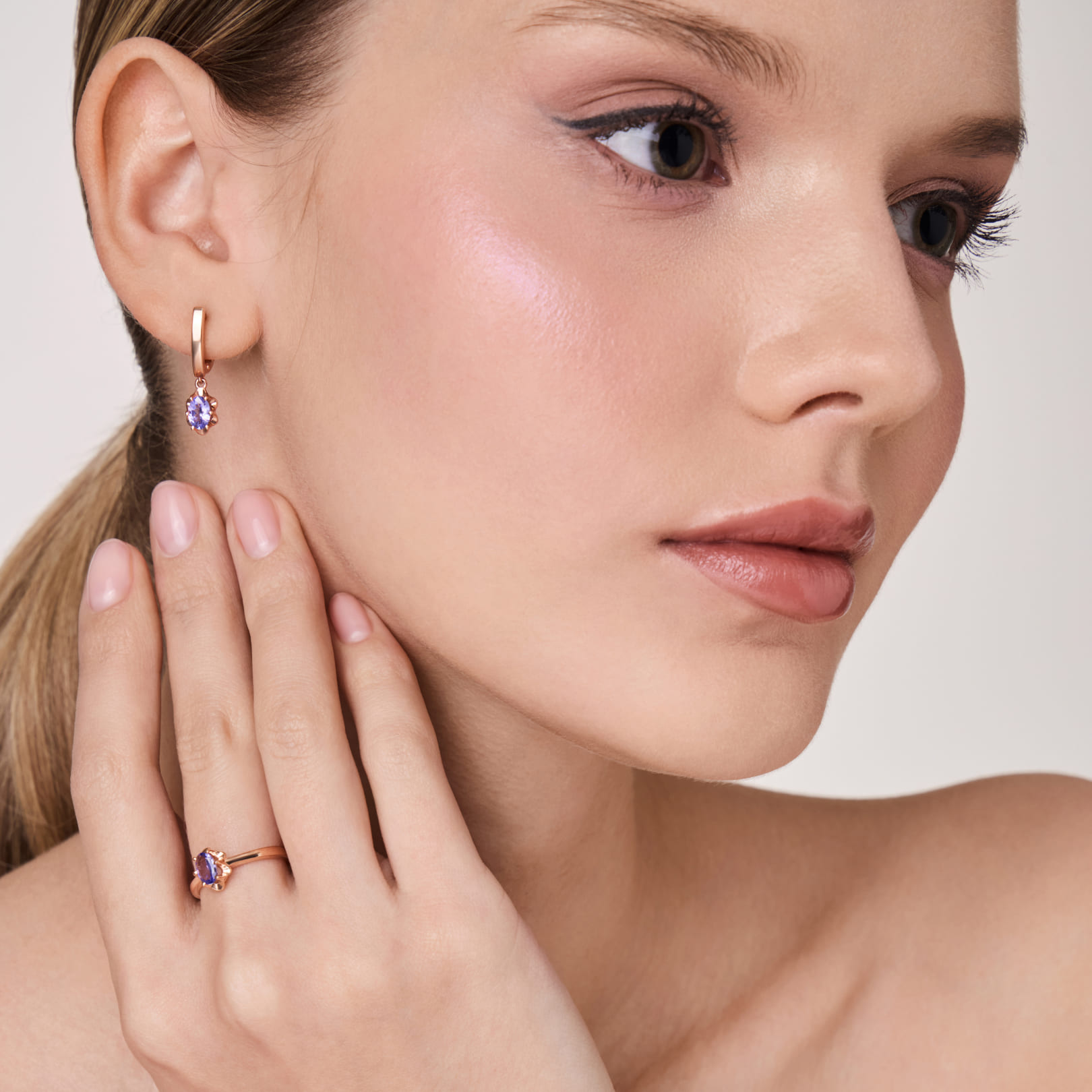 Серебряные серьги с танзанитами