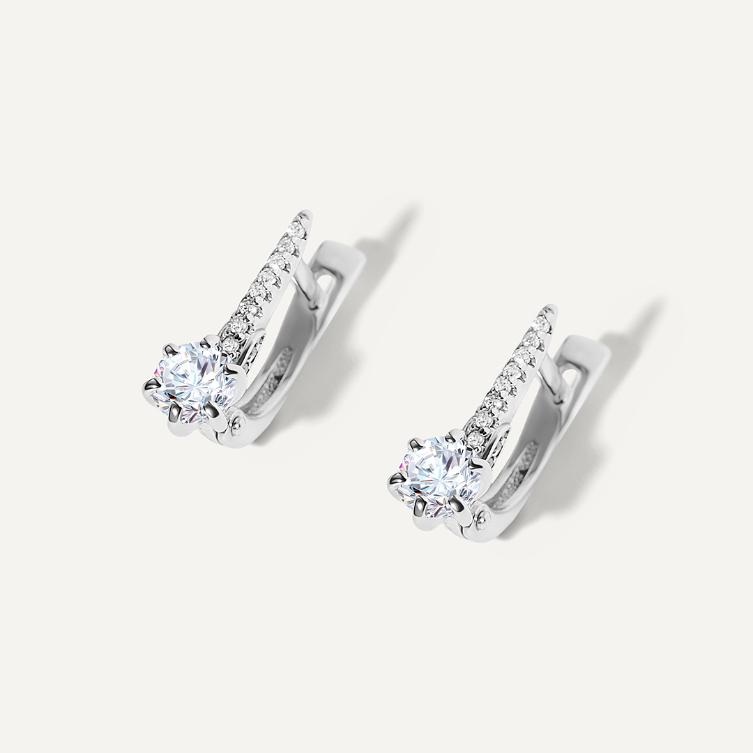 Серебряные серьги с муассанитами