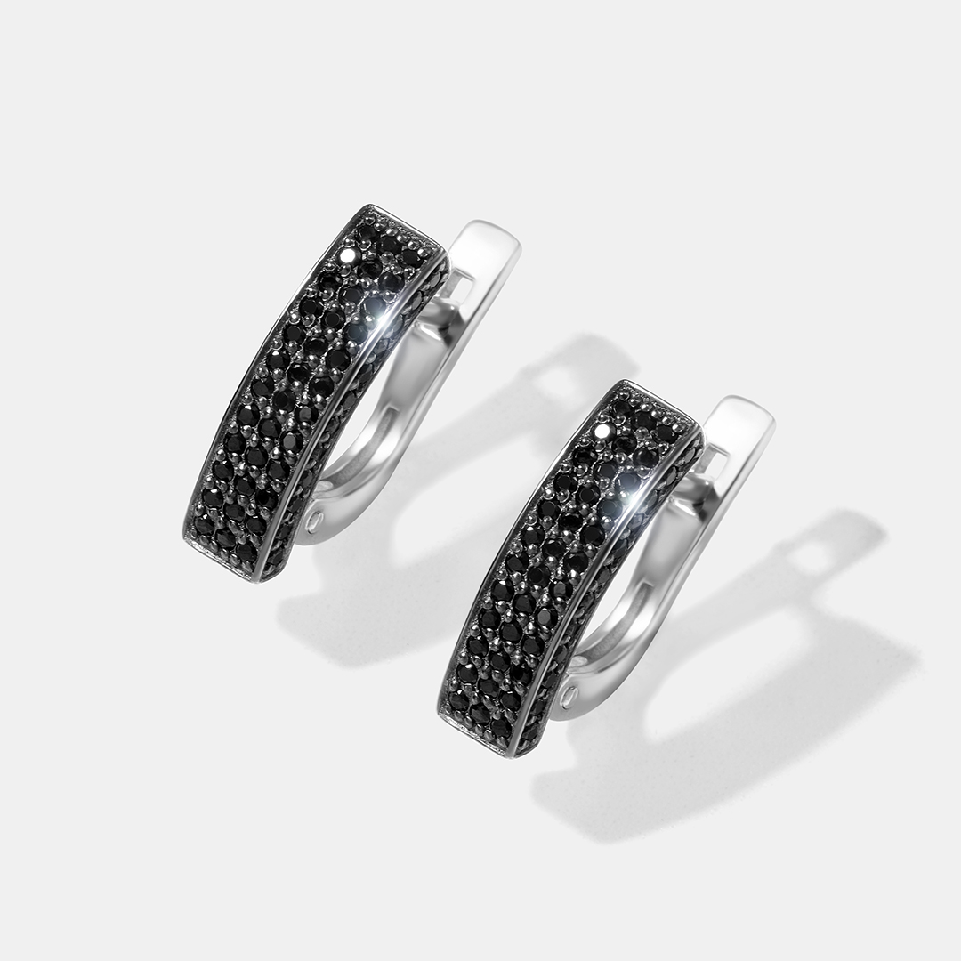 Серебряные серьги со шпинелью