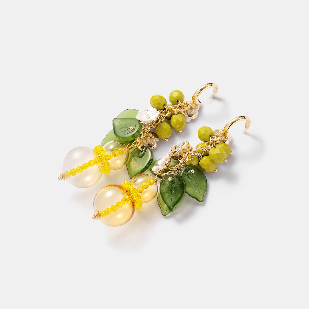 Бижутерные серьги с кристаллами