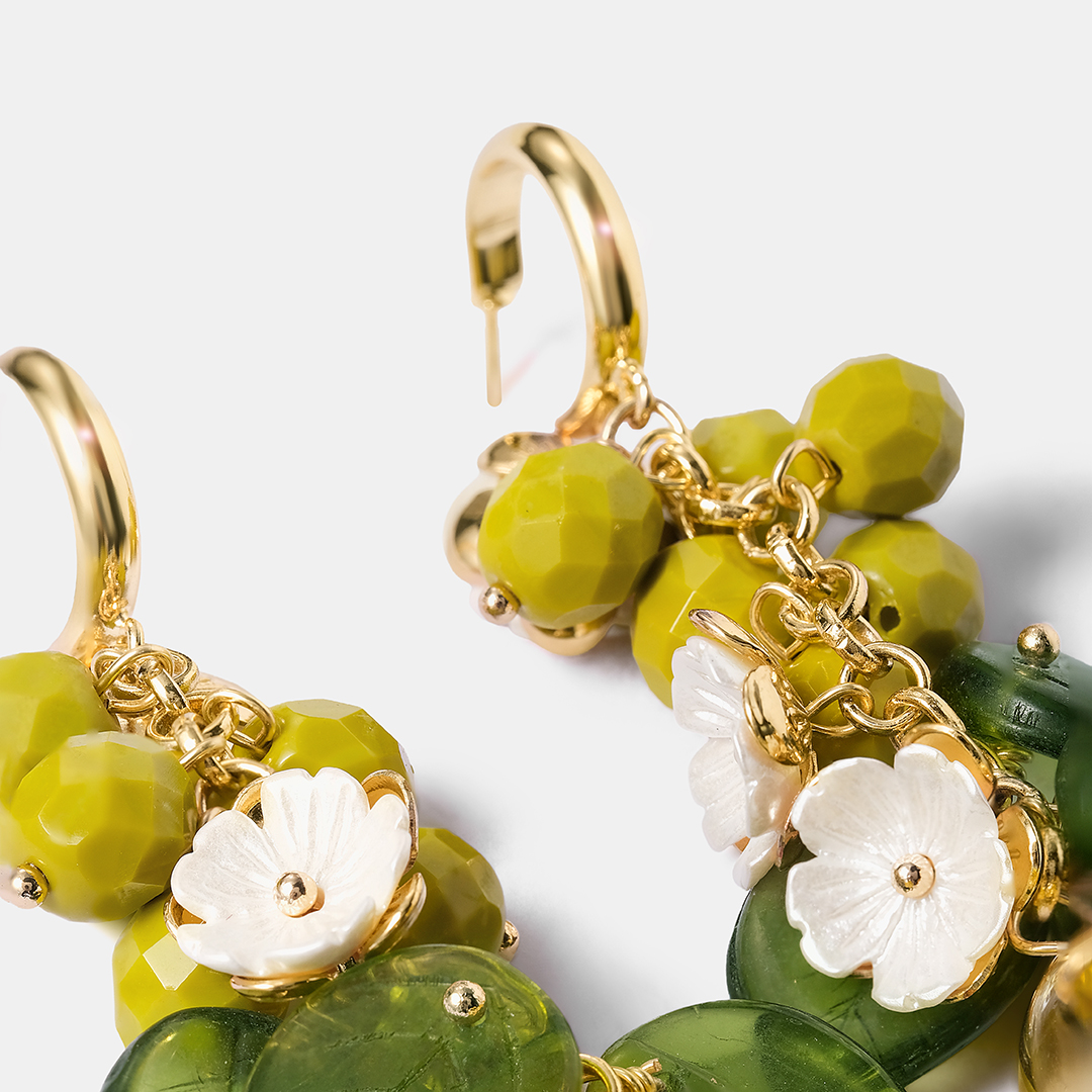 Бижутерные серьги с кристаллами