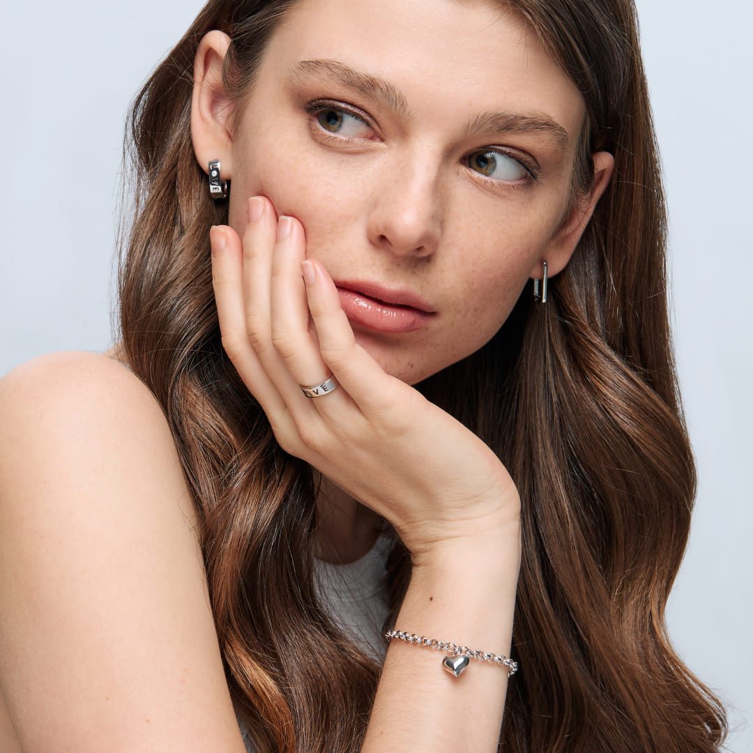 Серебряные серьги 925 пробы; вставки 2 Куб. Цирконий бесцв. 0,08ct;
