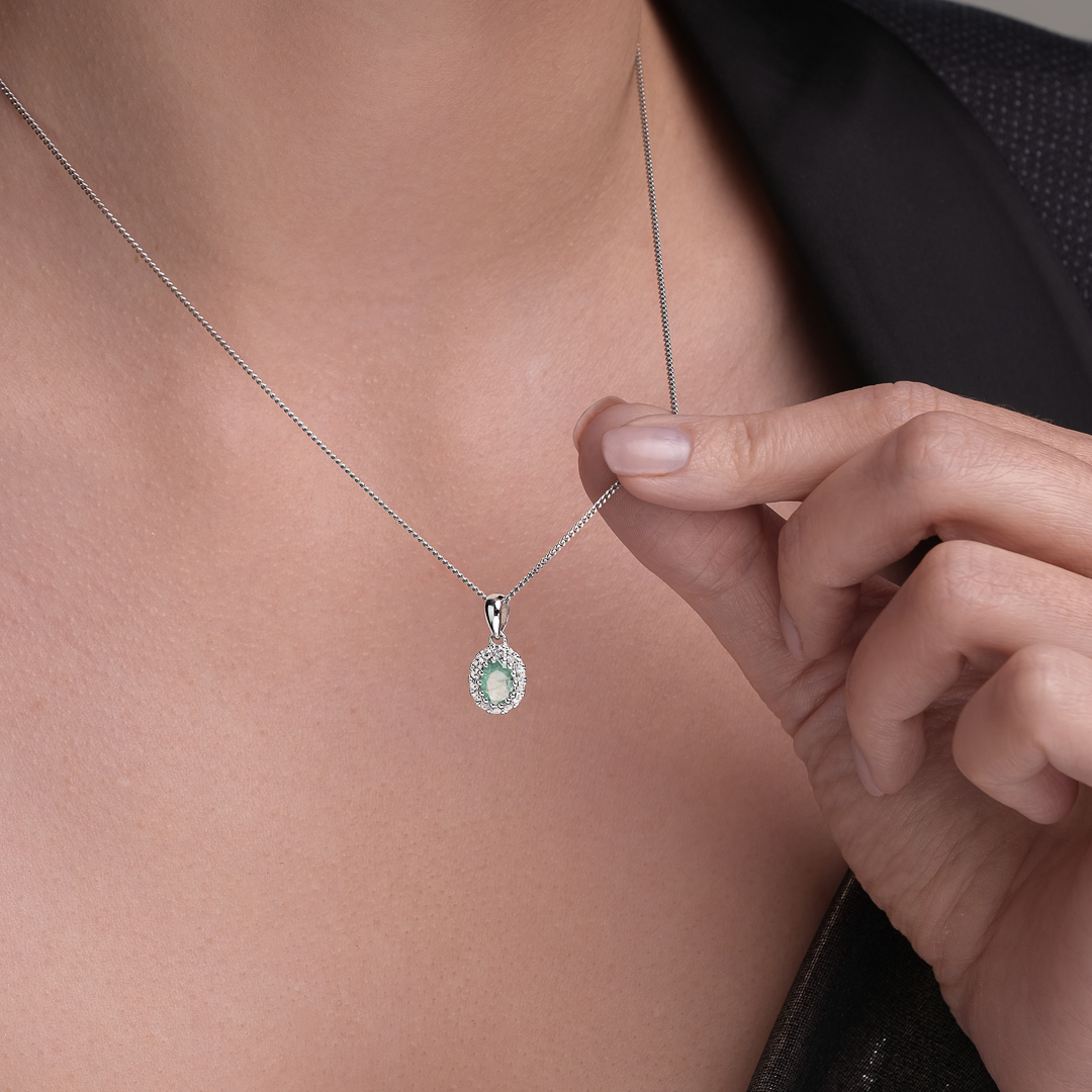 Серебряная подвеска с изумрудом