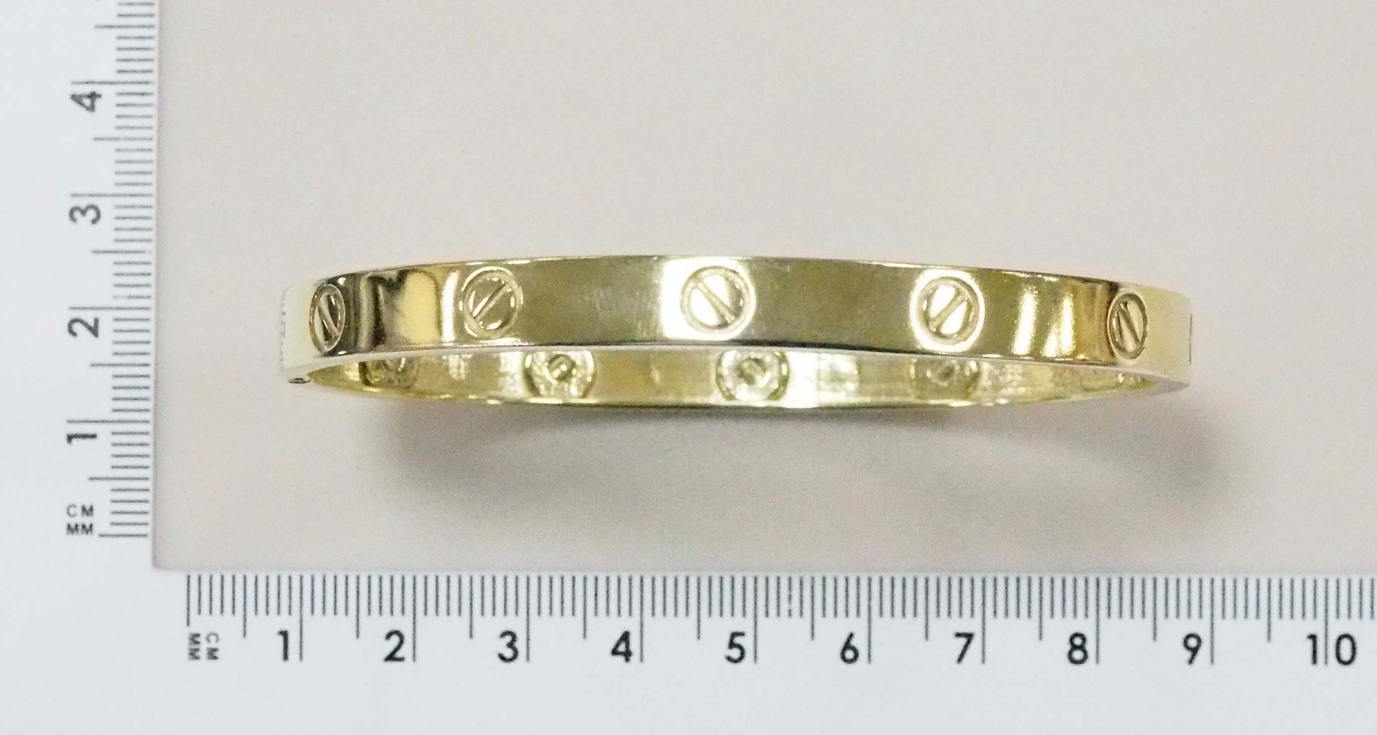 Серебряный браслет 925 пробы; жесткий;