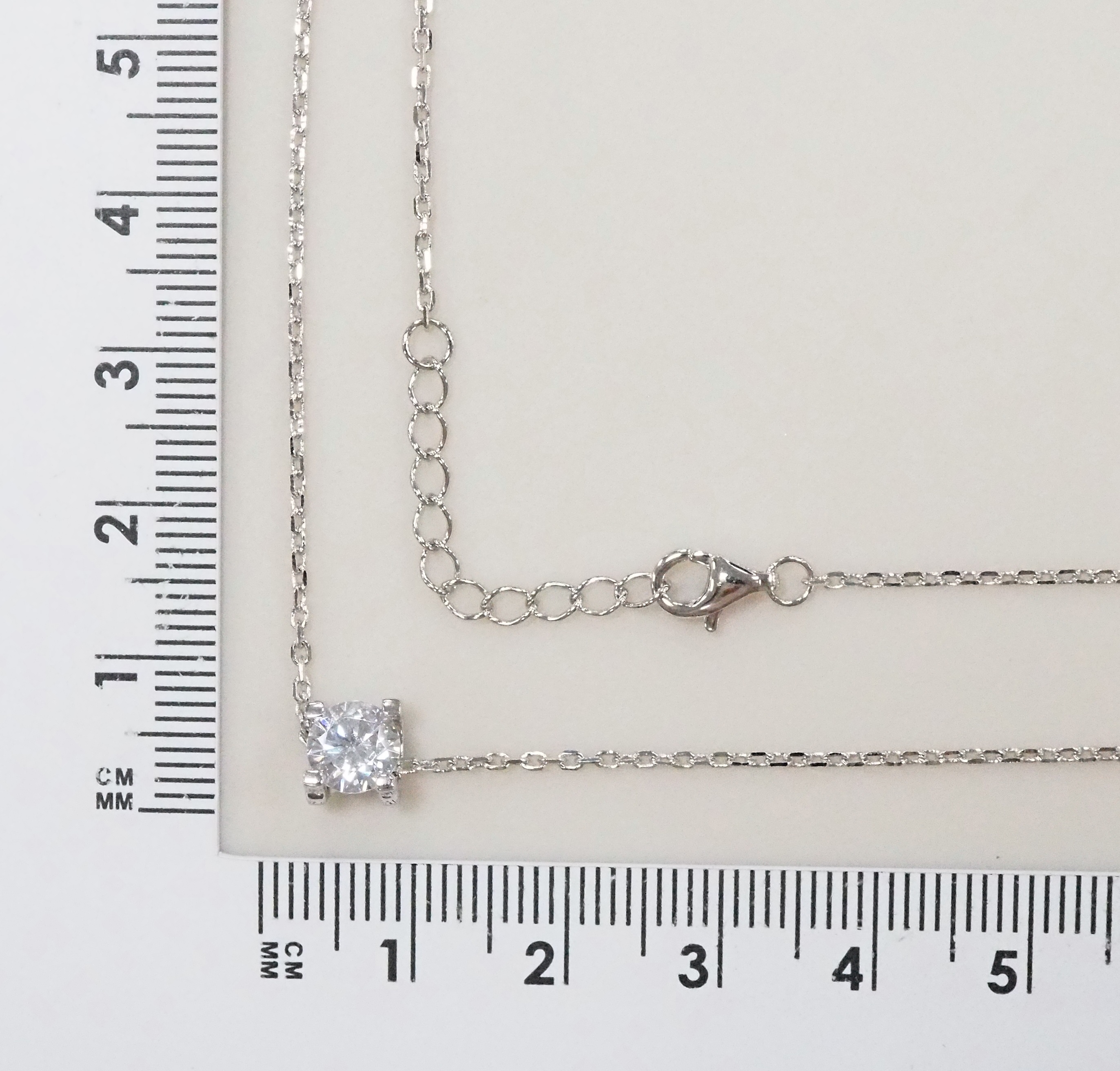 Серебряное колье 925 пробы; плетение Якорное; вставки 1 Куб. Цирконий бесцв.;