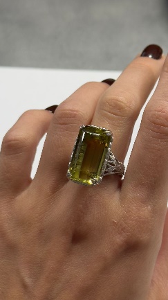 Серебряное кольцо с кварцем