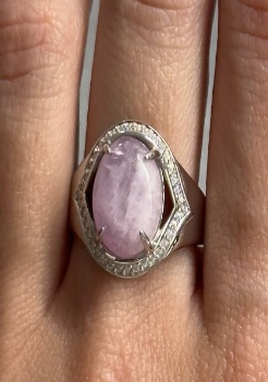 Серебряное кольцо с кунцитом