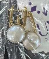 Серьги из желтого золота с жемчугом Кеши