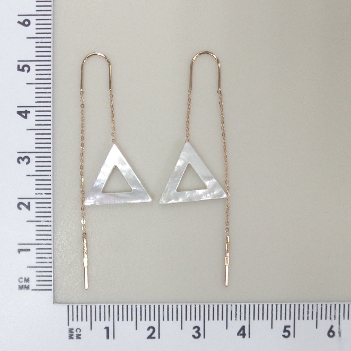 Серьги-протяжки из золота с перламутром