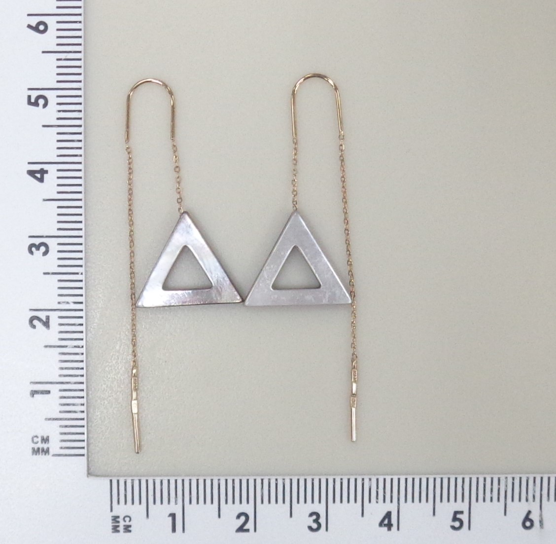 Серьги-протяжки из золота с перламутром