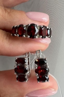 Серебряные серьги с иолитами