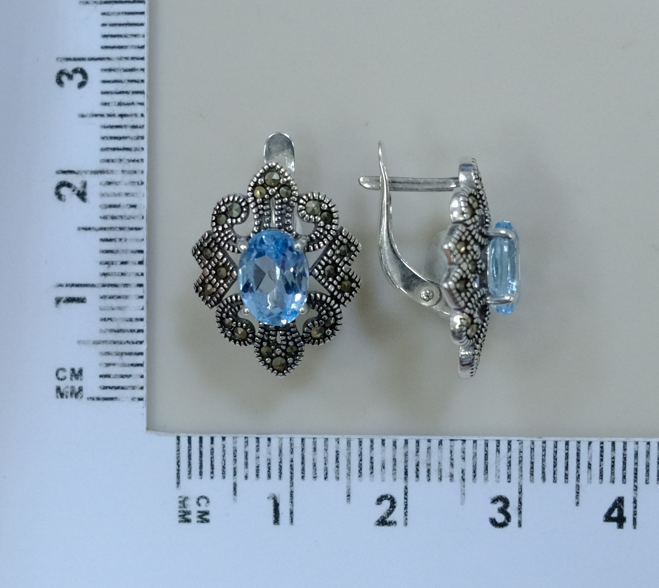 Серебряные серьги с топазами
