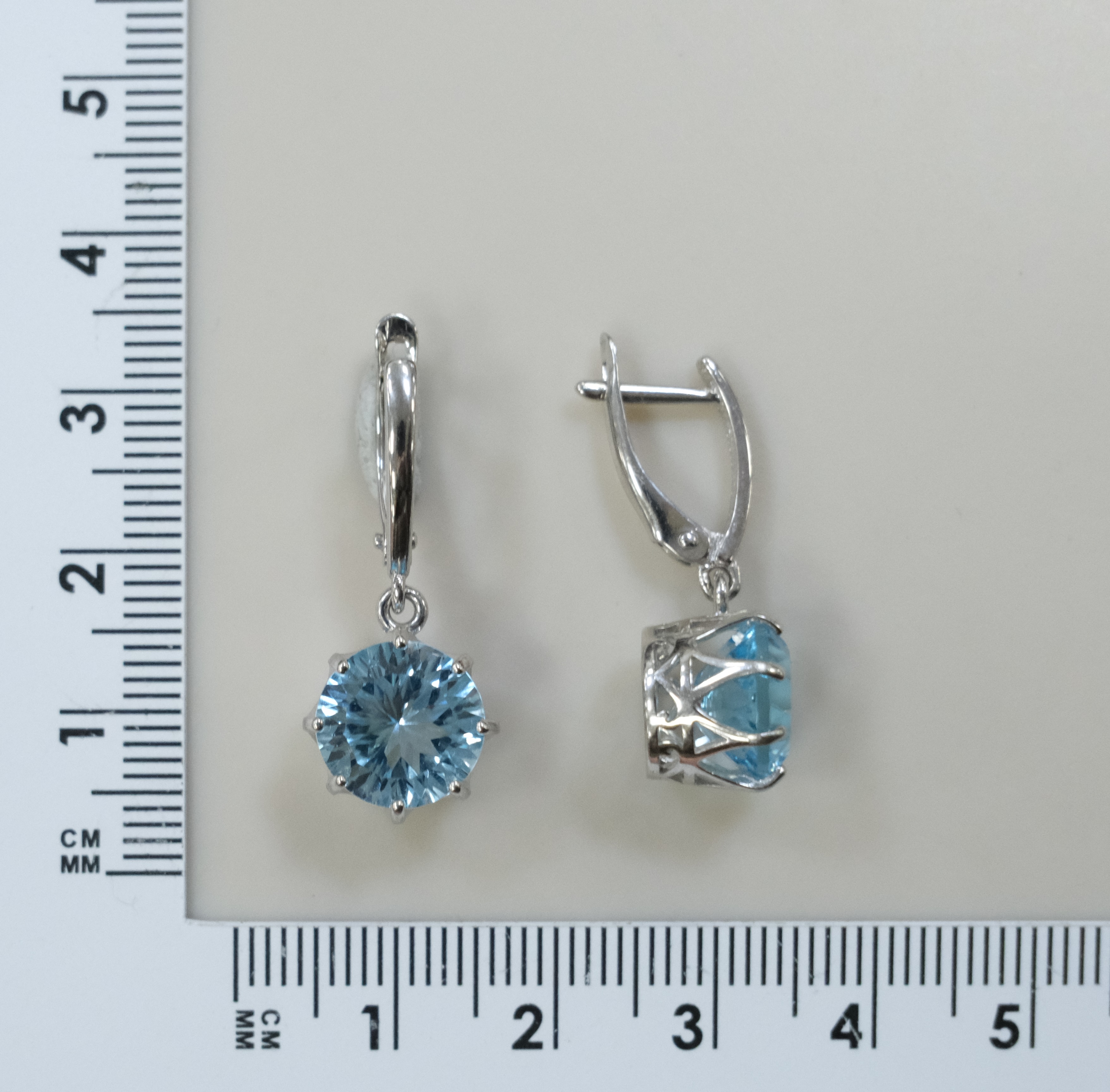 Серебряные серьги с топазами 10522-007073 – купить по цене 25999 рублей ...