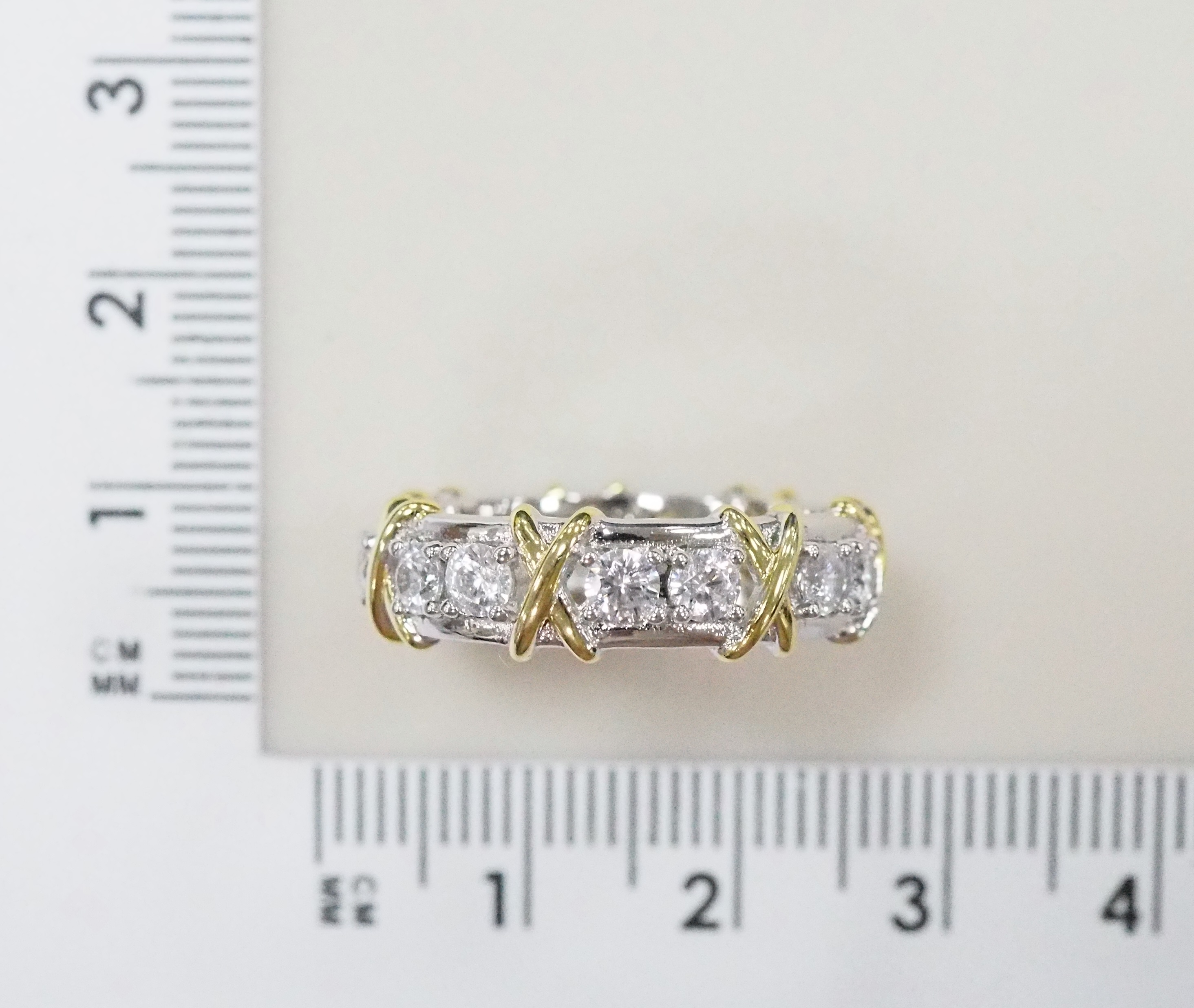 Серебряное кольцо 925 пробы; с эл.золочения; вставки Куб. Цирконий бесцв.;