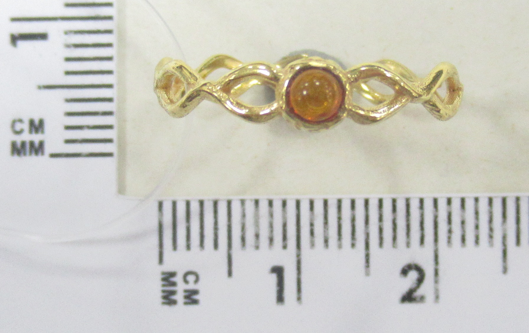 Серебряное кольцо 925 пробы; вставки 1 Янтарь;