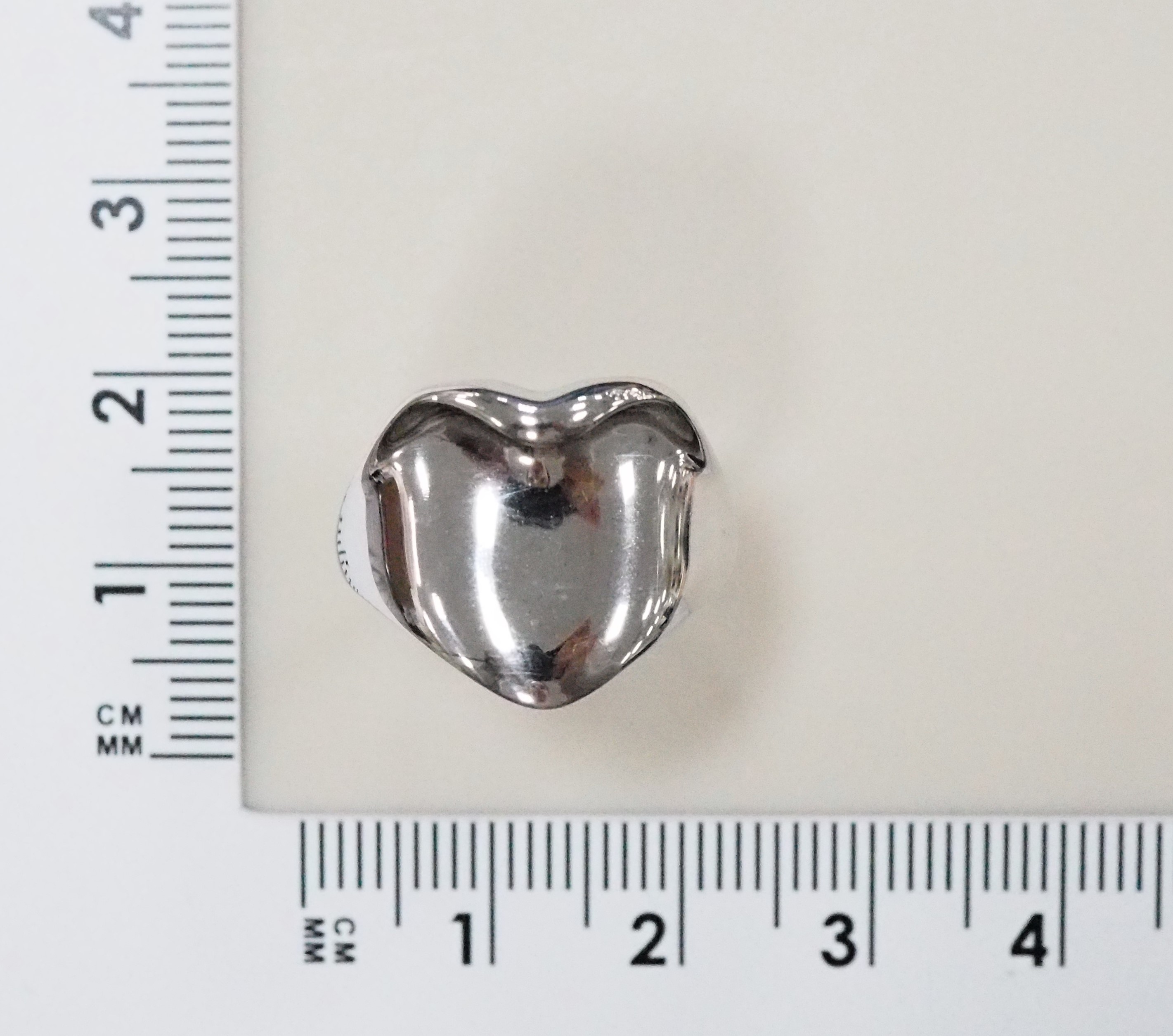 Серебряное кольцо 925 пробы;